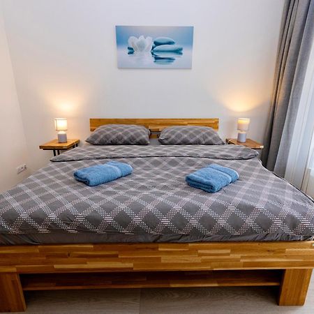 Modern Apartment • Garden • Near The City Center Prague Ngoại thất bức ảnh